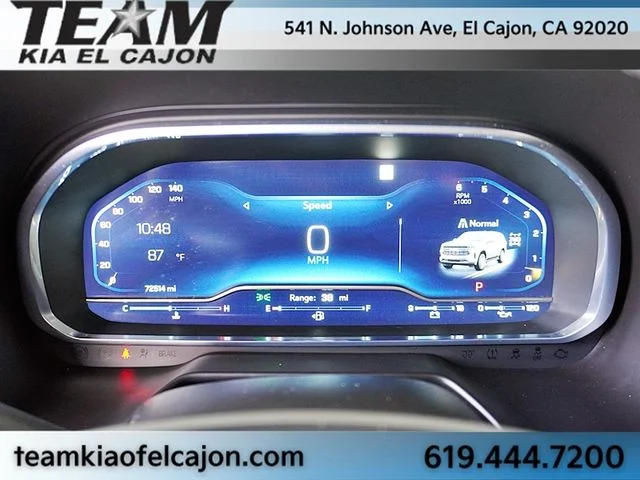 Used 2022 Gray Chevrolet Z71 image 36