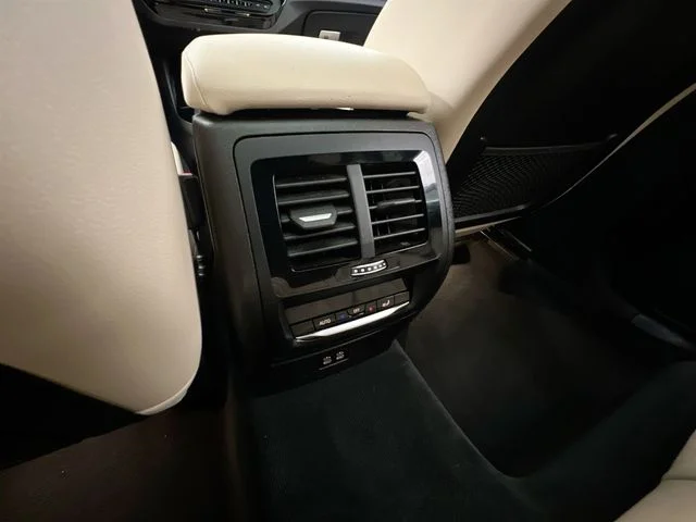 Used 2023 Black BMW xDrive30i image 19