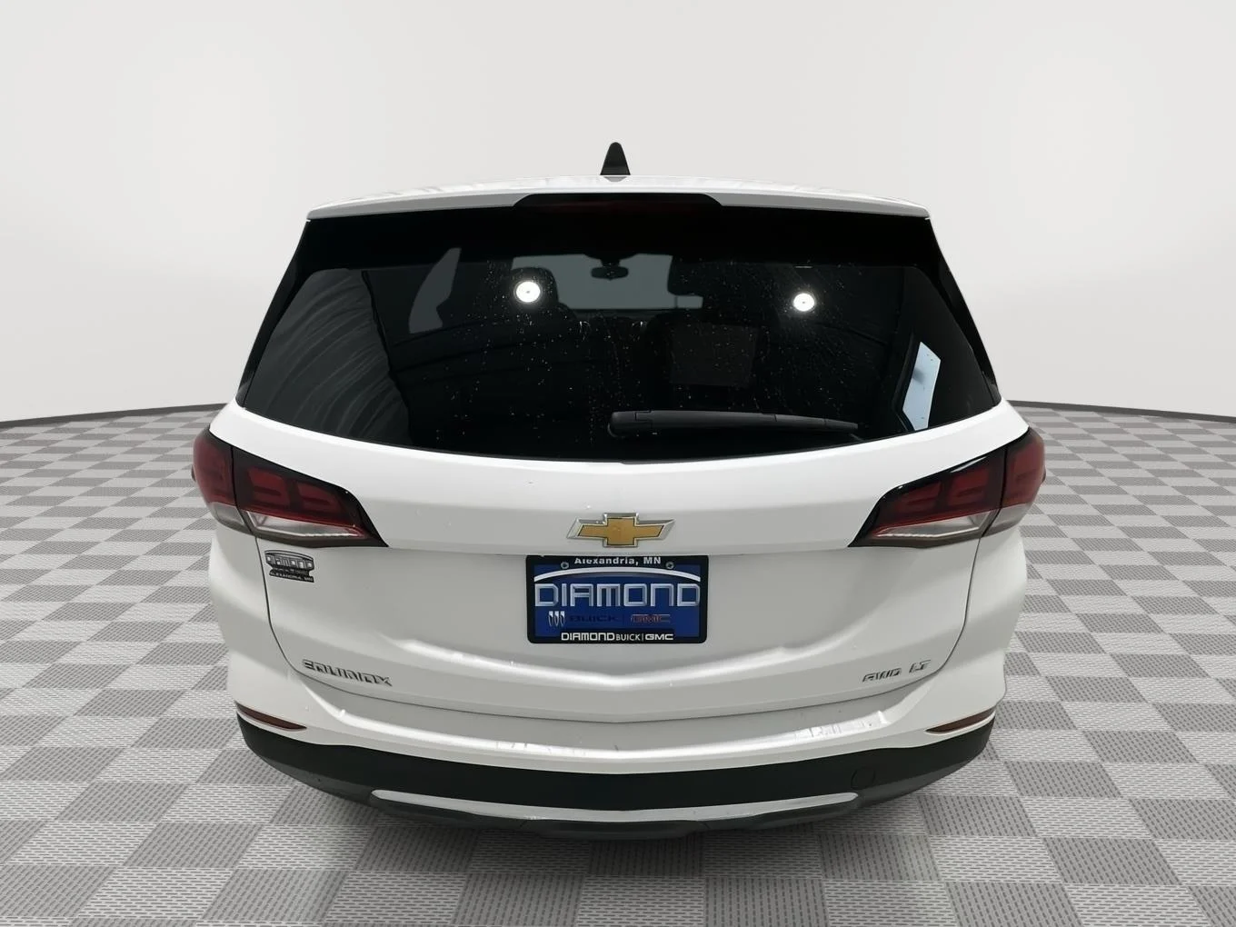 Used 2024 Summit White Chevrolet LT image 4