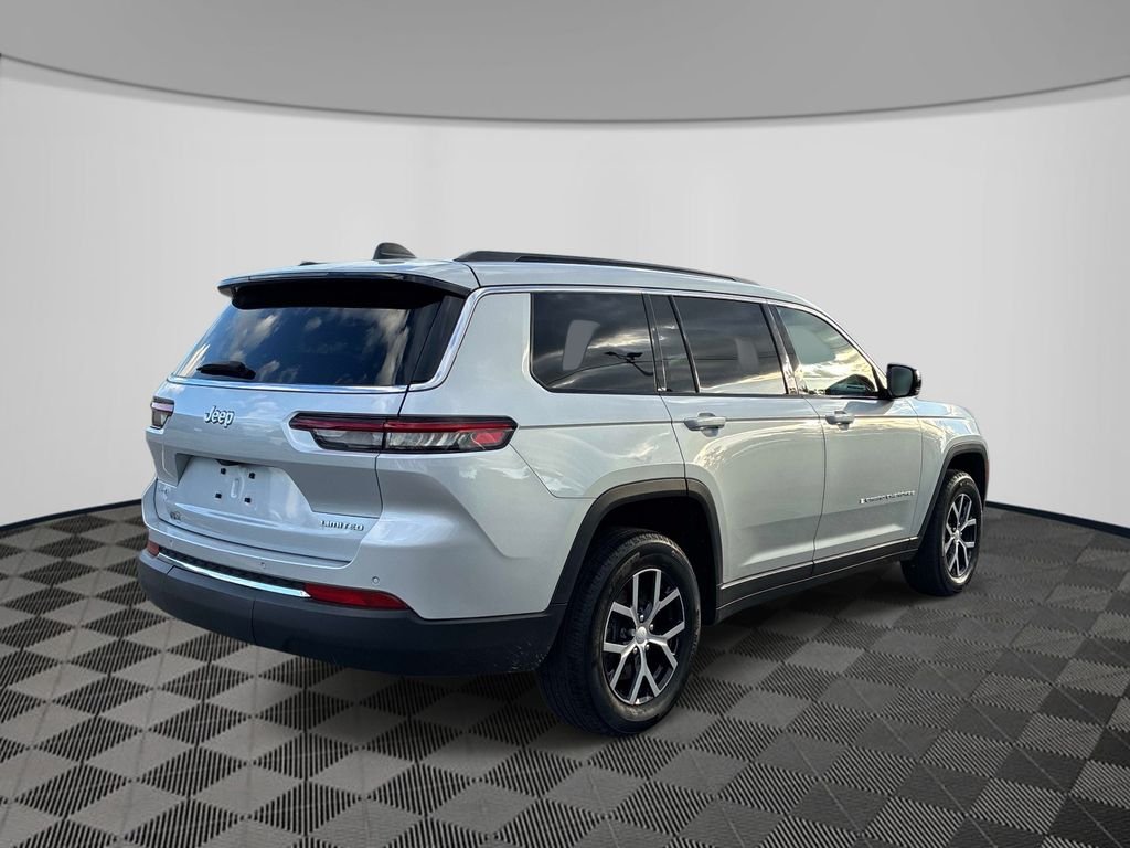Used 2024 Silver Jeep Limited image 7