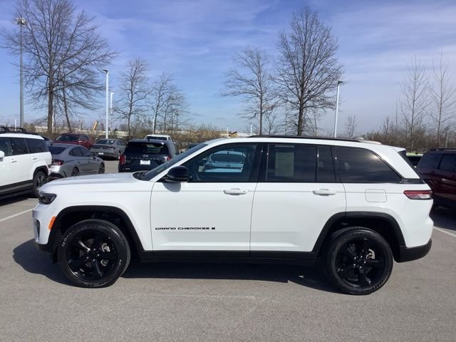 Used 2023 Bright White Clearcoat Jeep Altitude X image 3