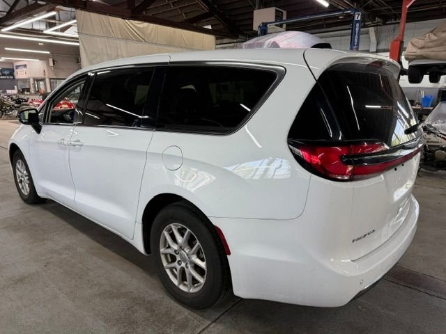 Used 2024 White Chrysler Touring L image 2