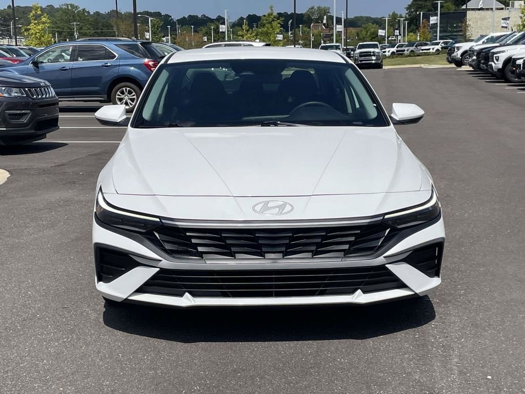 Used 2024 White Hyundai SEL image 8