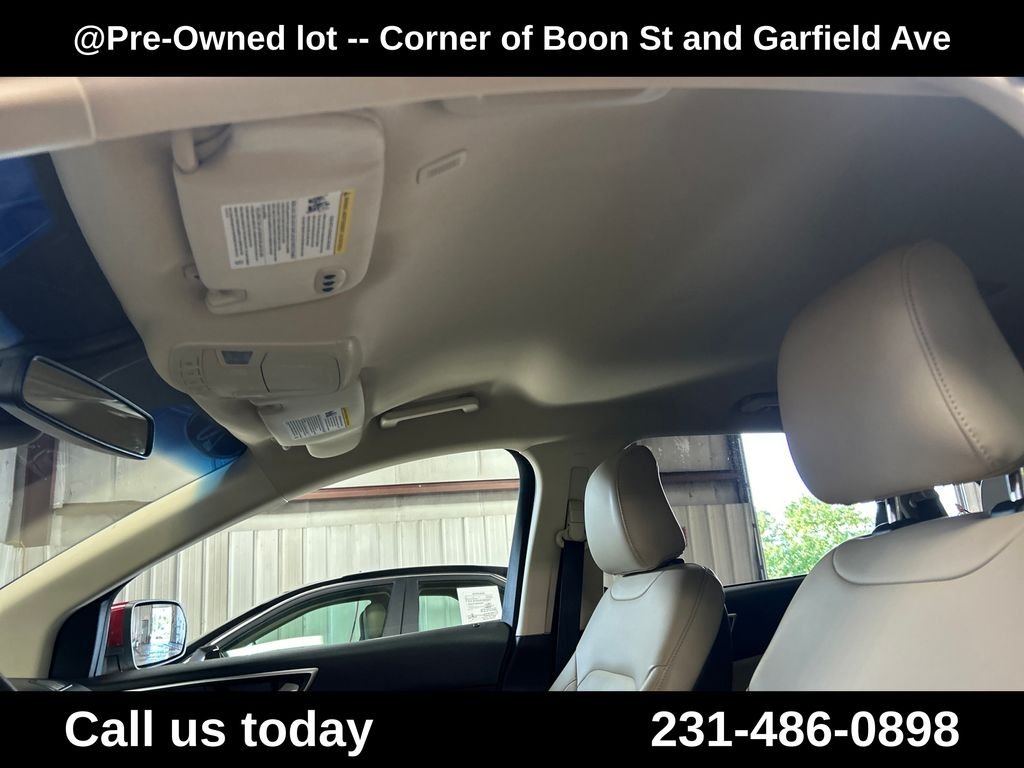 Used 2020 Red Ford SEL image 13