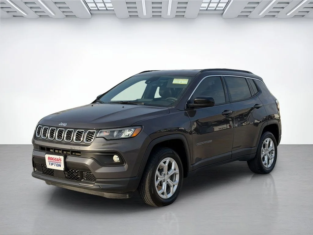 Used 2024 Gray Jeep Latitude image 7