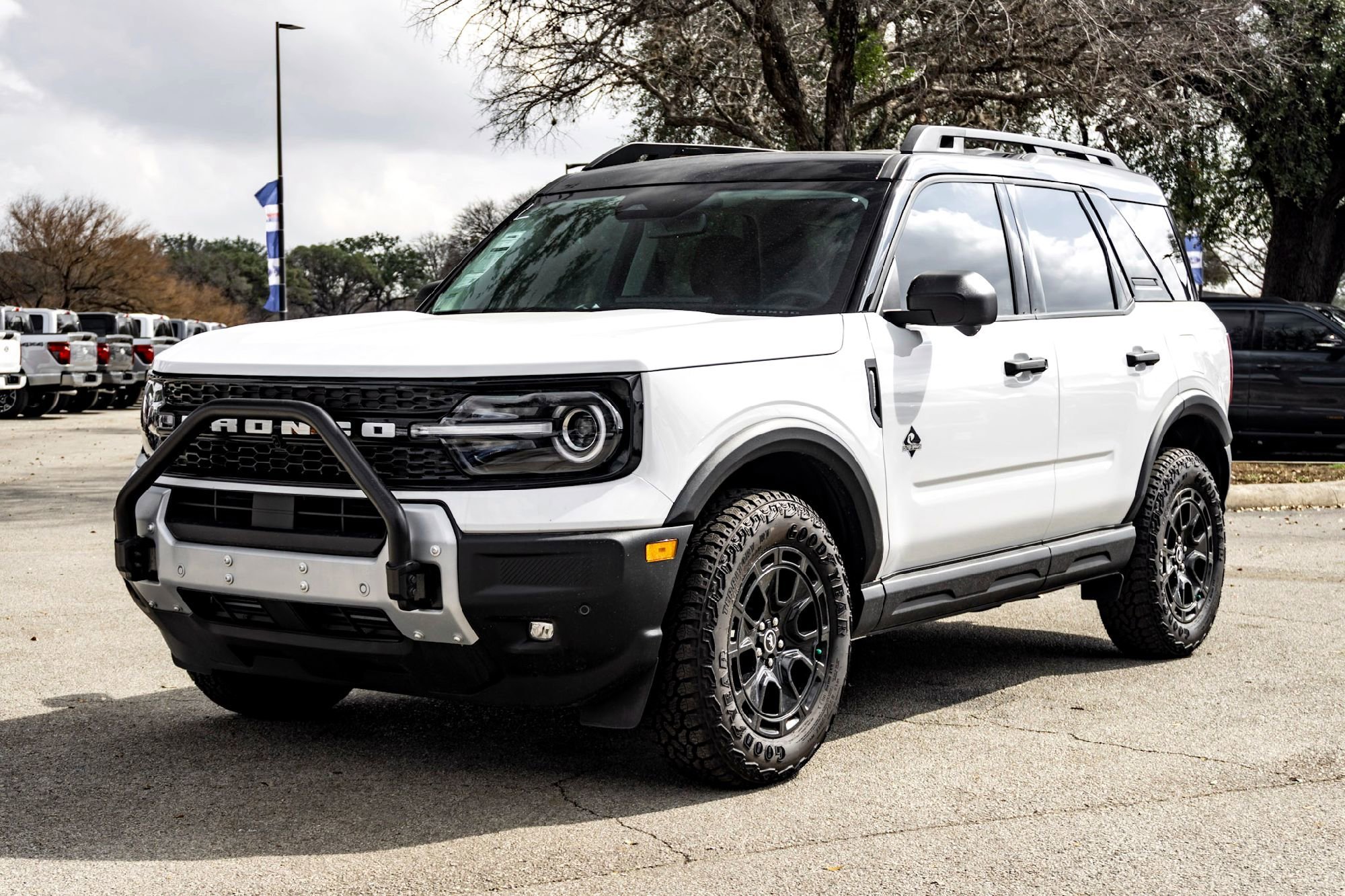 New 2025 Oxford White Ford Outer Banks image 6