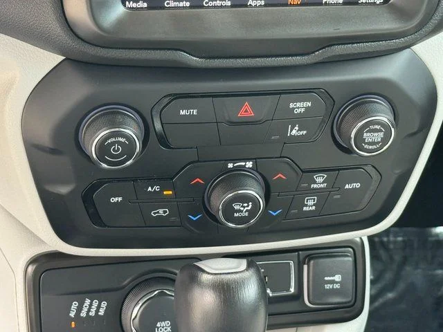 Used 2022 Blue Jeep Limited image 11