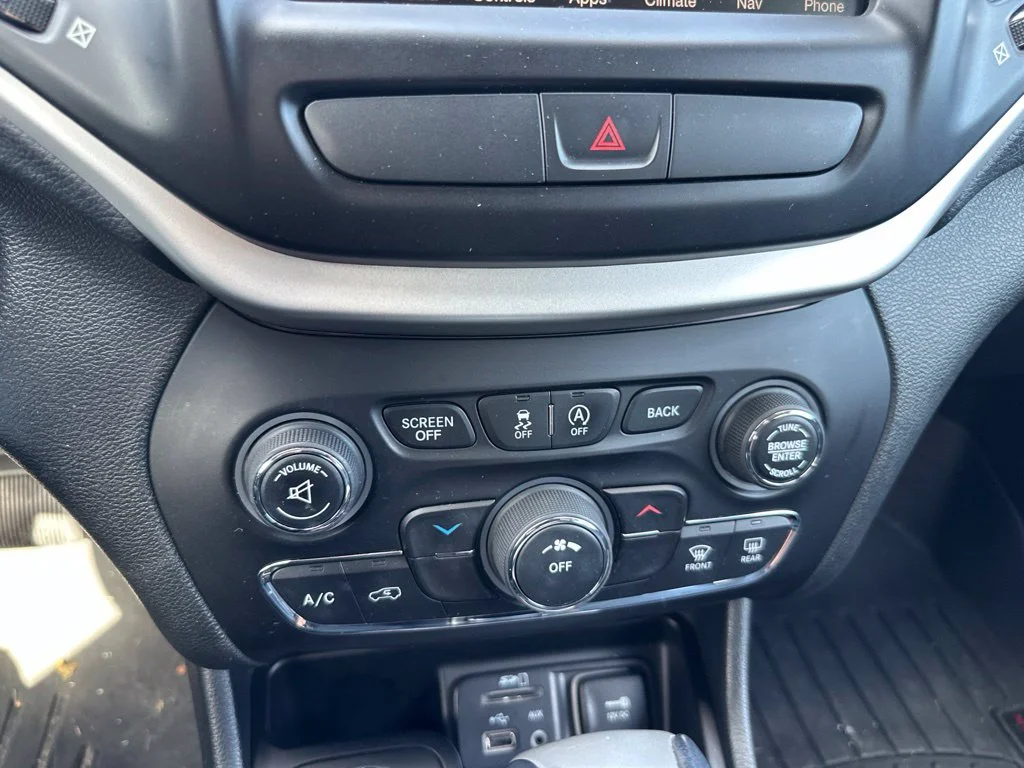 Used 2016 Black Jeep Trailhawk image 21