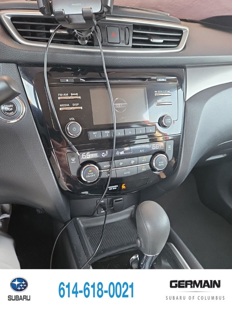 Used 2016 Red Nissan SV image 12