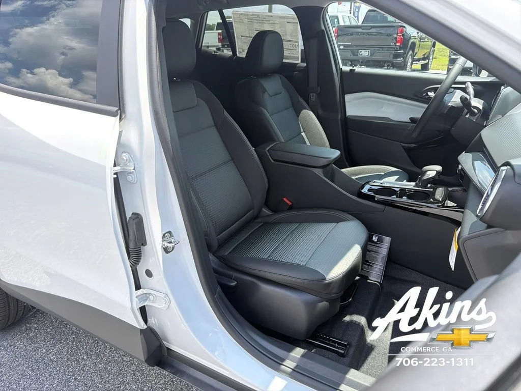 2026 Chevrolet Trax LT - Photo 17