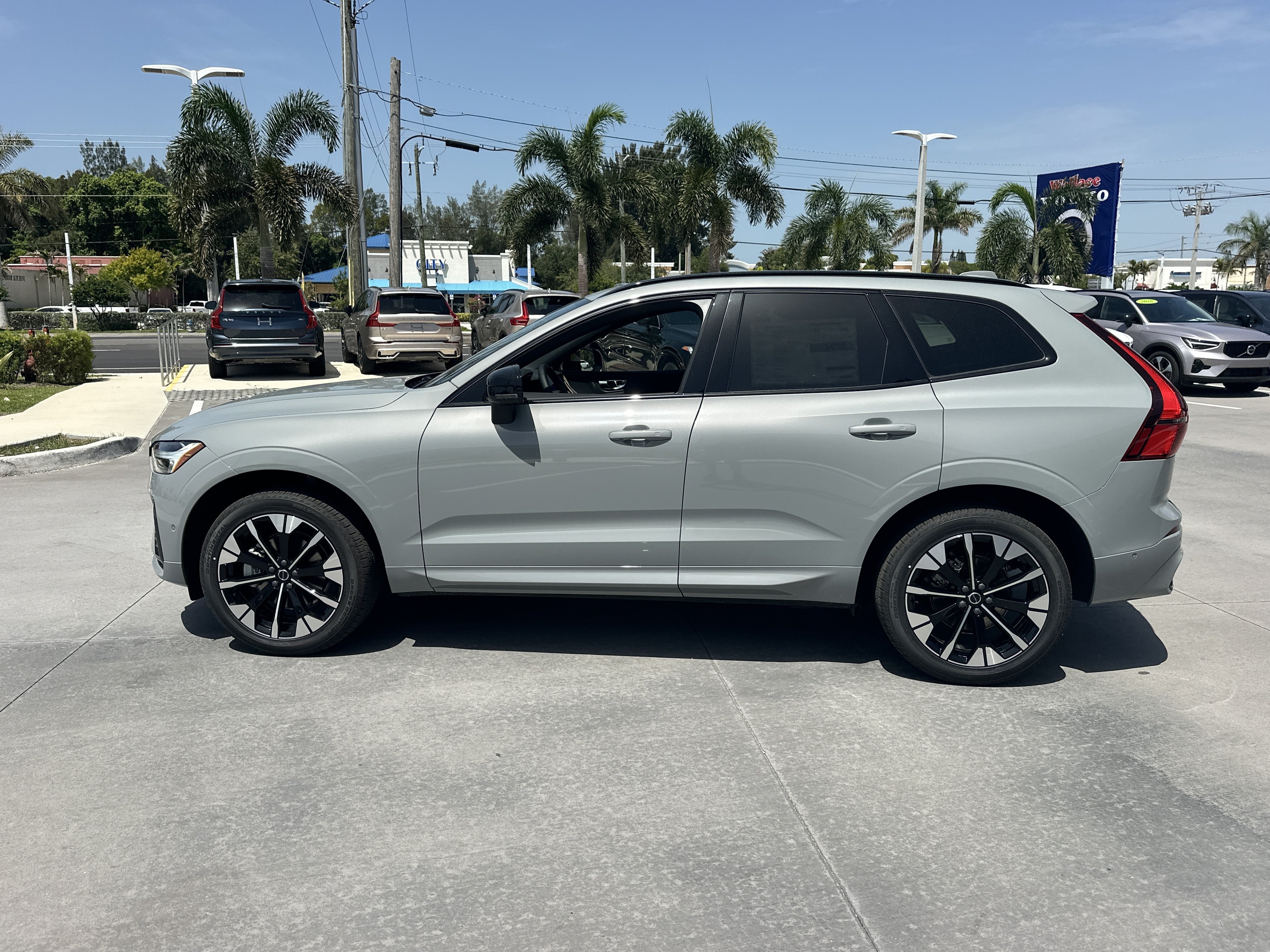 New 2026 Vapour Grey Volvo Plus image 10