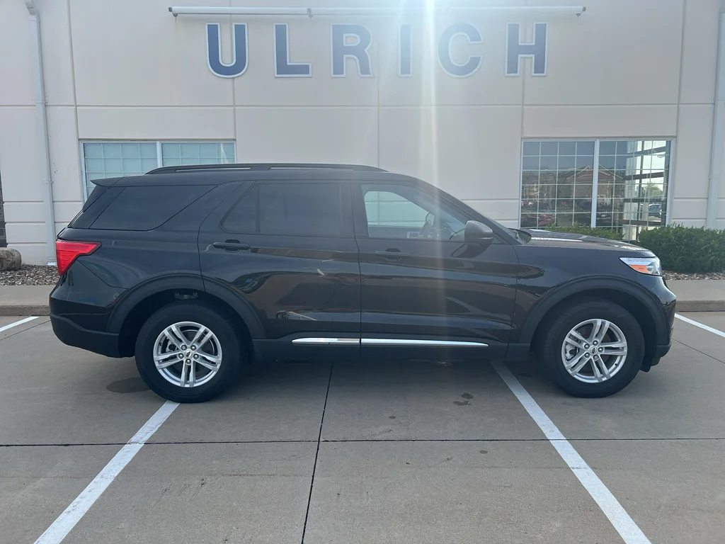 Used 2024 Agate Black Metallic Ford XLT image 11
