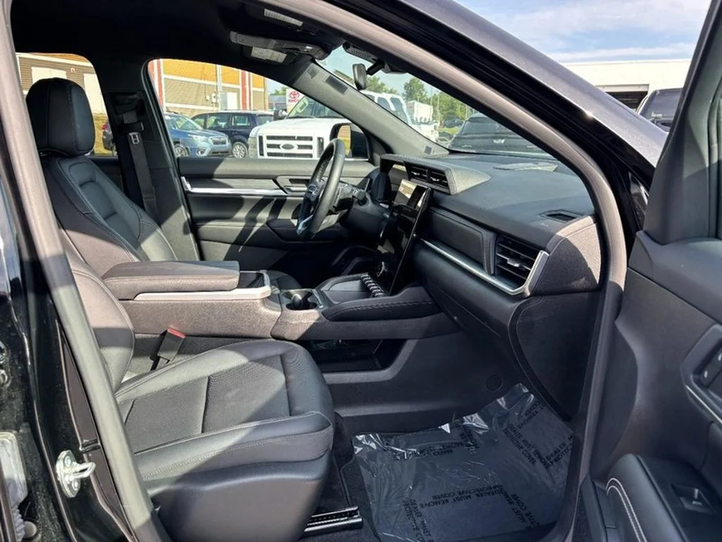 Used 2026 Ebony Twilight Metallic GMC FWD Elevation image 12