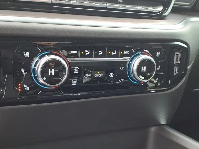 2025 GMC Sierra 2500HD SLT - Photo 6