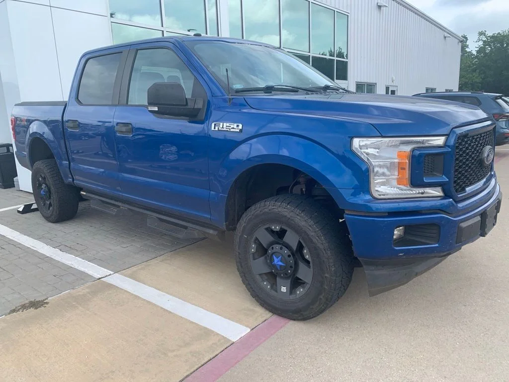 Used 2018 Blue Ford XL image 4