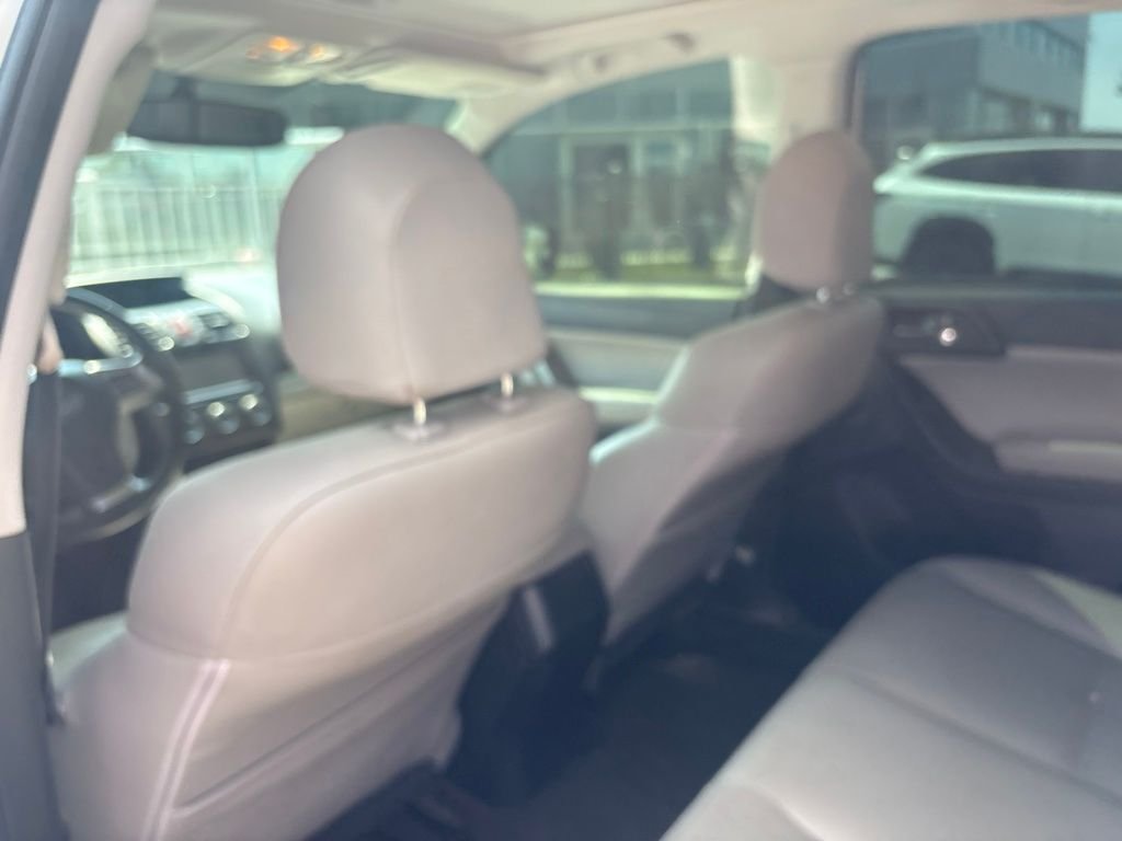 Used 2015 White Subaru 2.5i Limited image 9