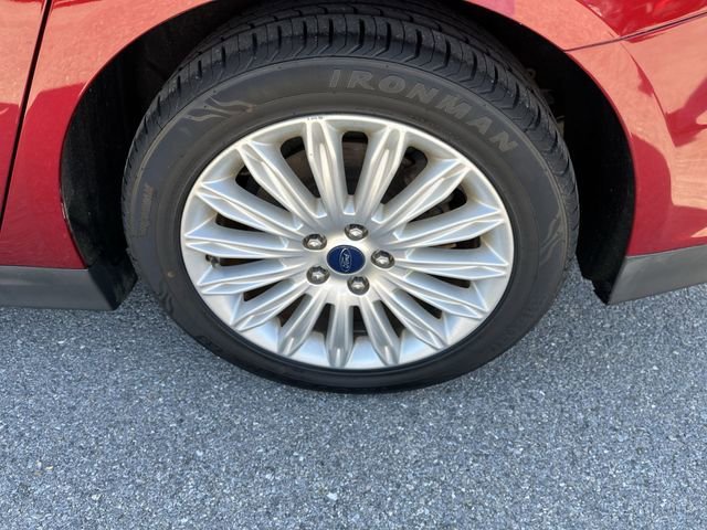 Used 2015 Red Ford S image 19