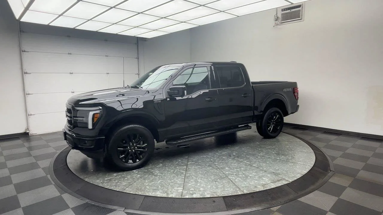 Used 2025 Black Ford LARIAT image 38