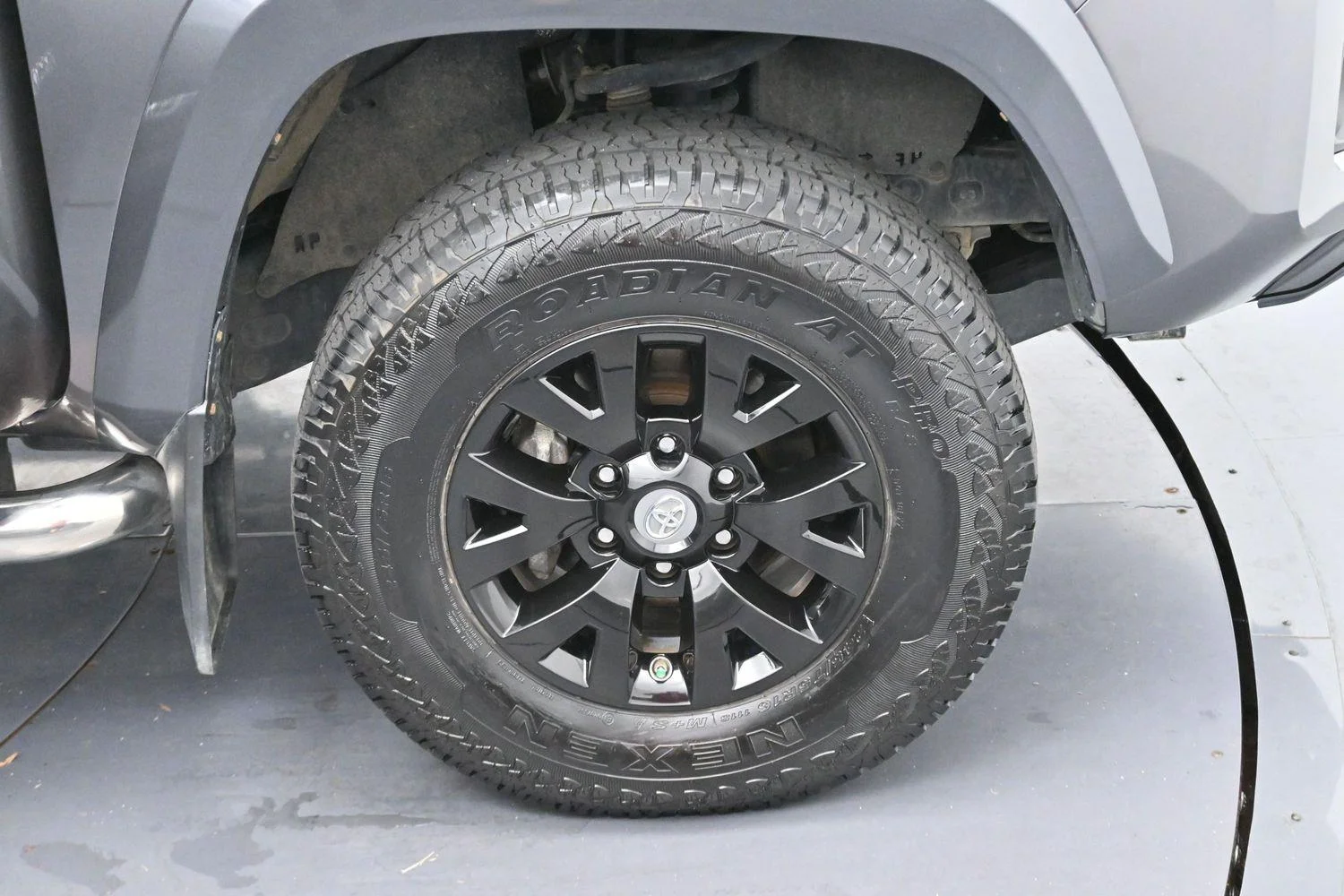 Used 2017 Magnetite Gray Metallic Toyota SR5 image 28