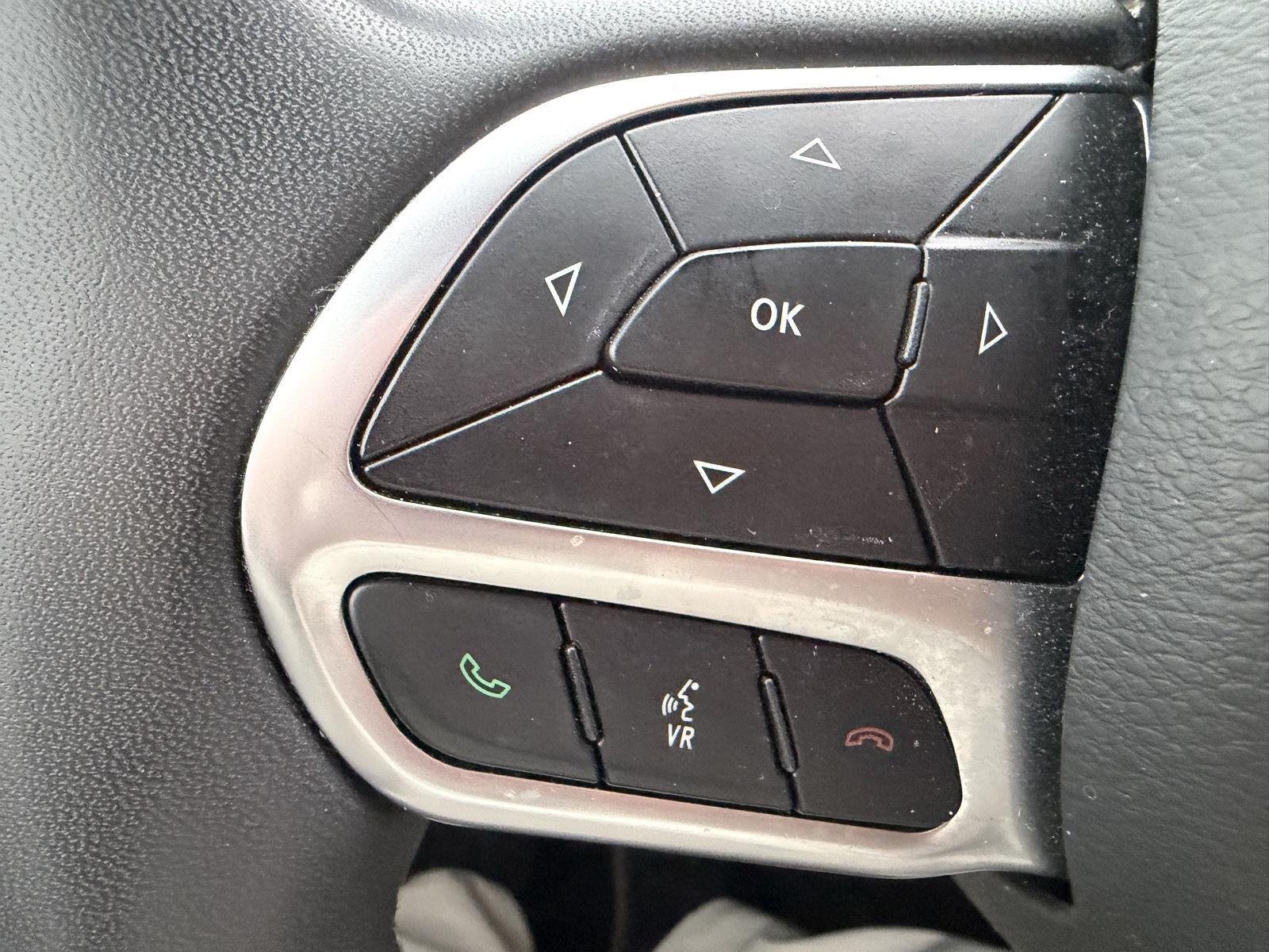 Used 2023 Bright White Clearcoat Chrysler Touring L image 17