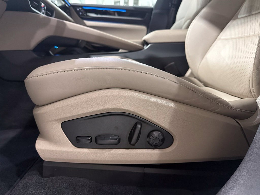 Certified Used 2025 White Porsche  image 29
