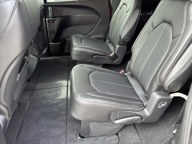 New 2026 Red Hot Pearl-Coat Exterior Paint Chrysler Select image 50