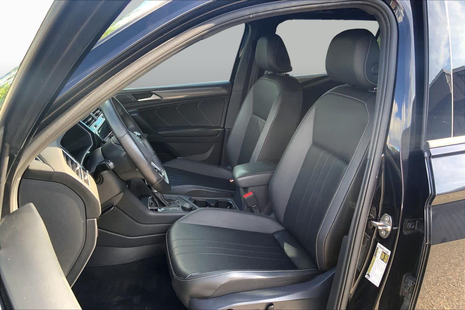 Used 2024 Deep Black Pearl Volkswagen SE R-Line Black image 9
