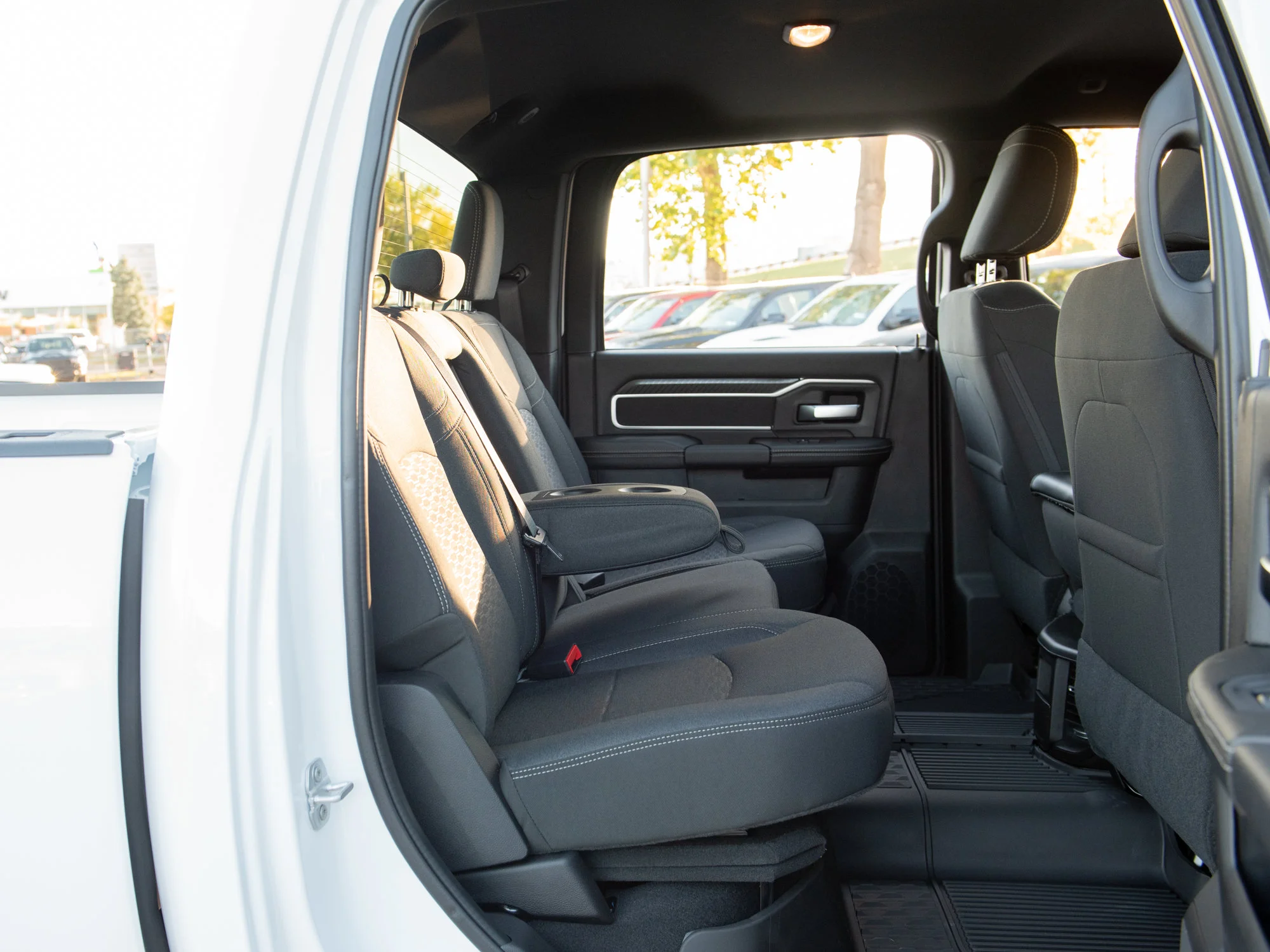New 2027 White RAM Big Horn* Crew Cab 4x4, 8