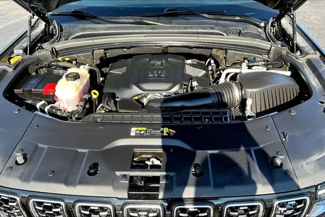 Used 2022 Black Jeep Summit image 29