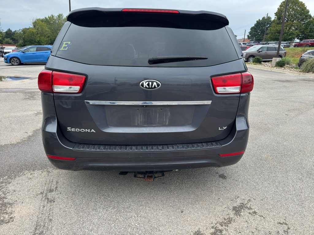 Used 2015 Platinum Graphite Kia LX image 6