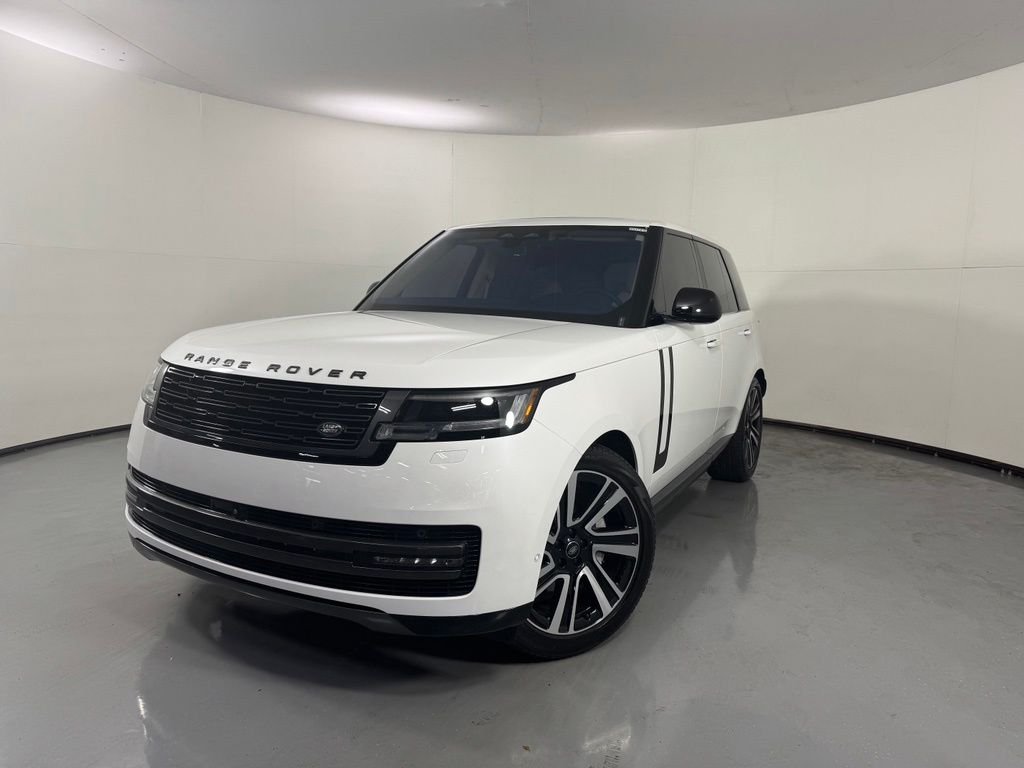 Certified Used 2023 Ostuni White Pearl Land Rover SE image 1