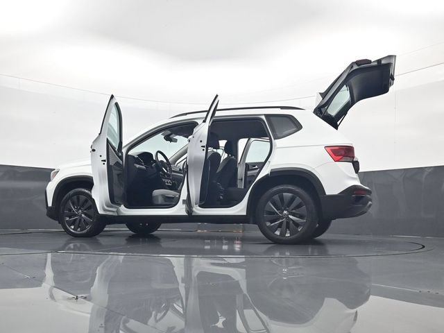 2023 Volkswagen Taos S - Photo 34