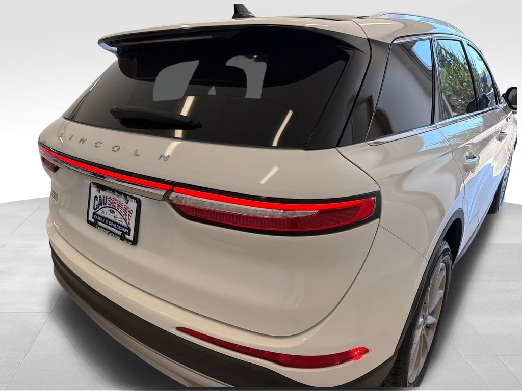 Used 2022 White Lincoln Standard image 33