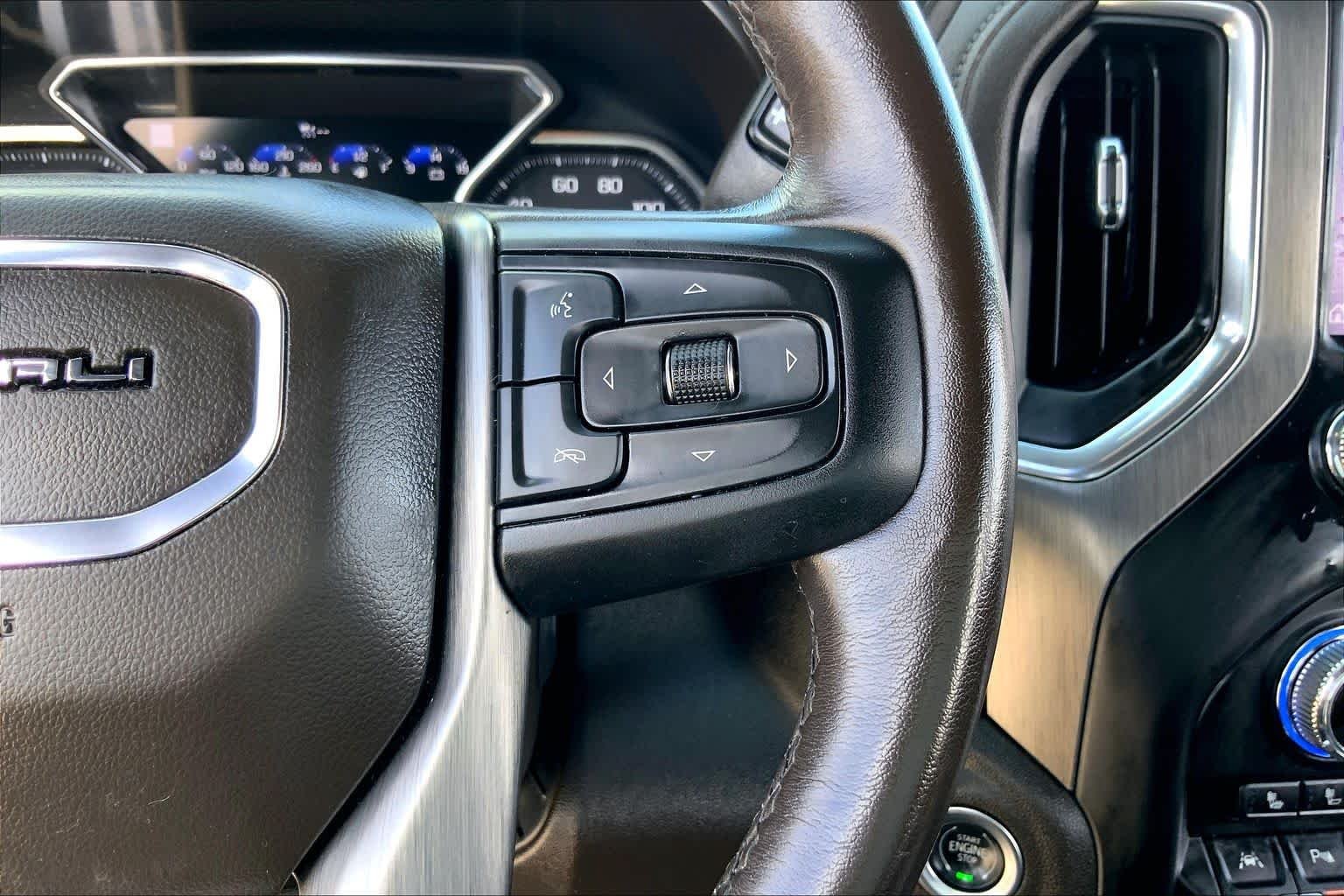 Used 2021 White Frost Tricoat GMC Denali image 24