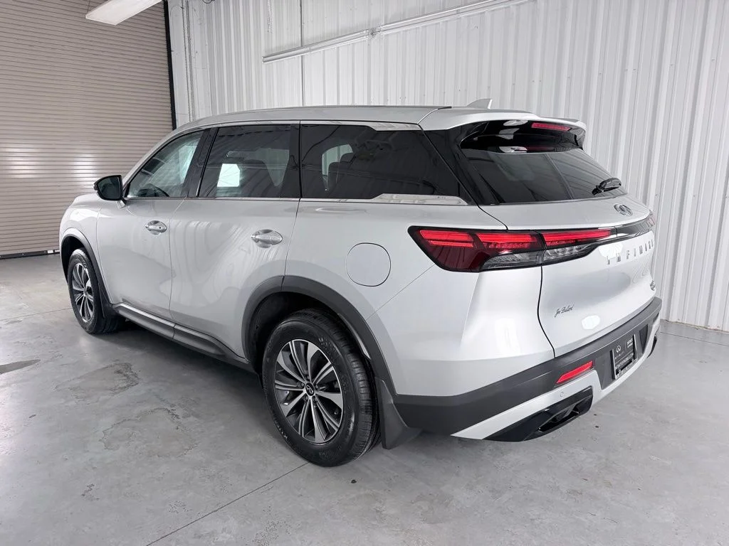 Used 2023 Silver INFINITI PURE image 7