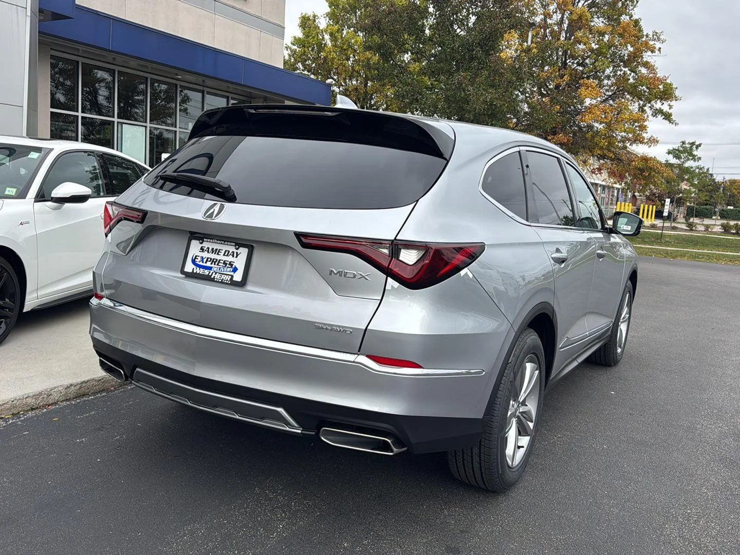 New 2026 Solar Silver Metallic Acura SH-AWD image 8
