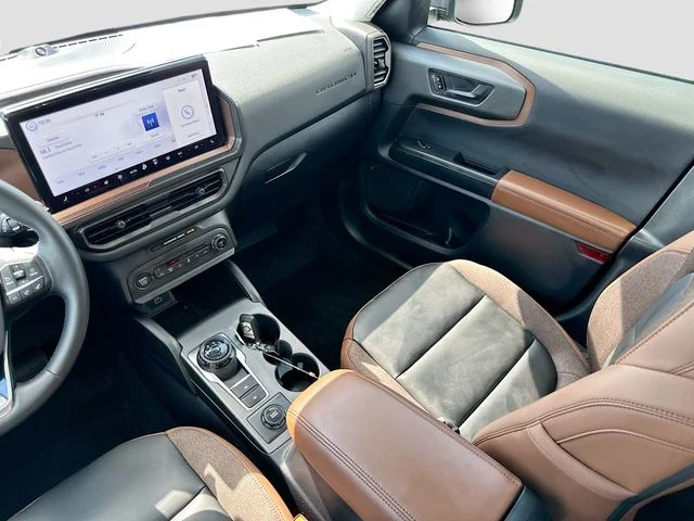 Used 2025 Green Ford Outer Banks image 21