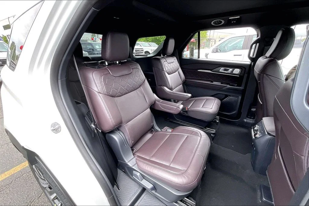 New 2026 Star White Metallic Tri-Coat Ford Platinum™ image 26