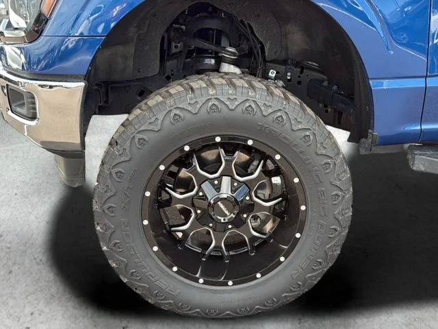 Used 2025 Blue Ford XLT image 28