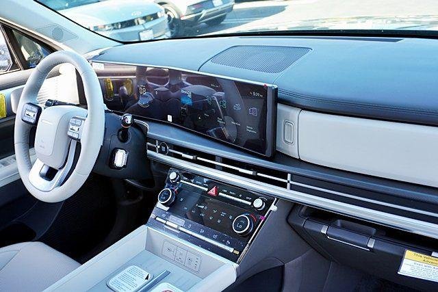 New 2026 Green Hyundai SEL FWD image 12