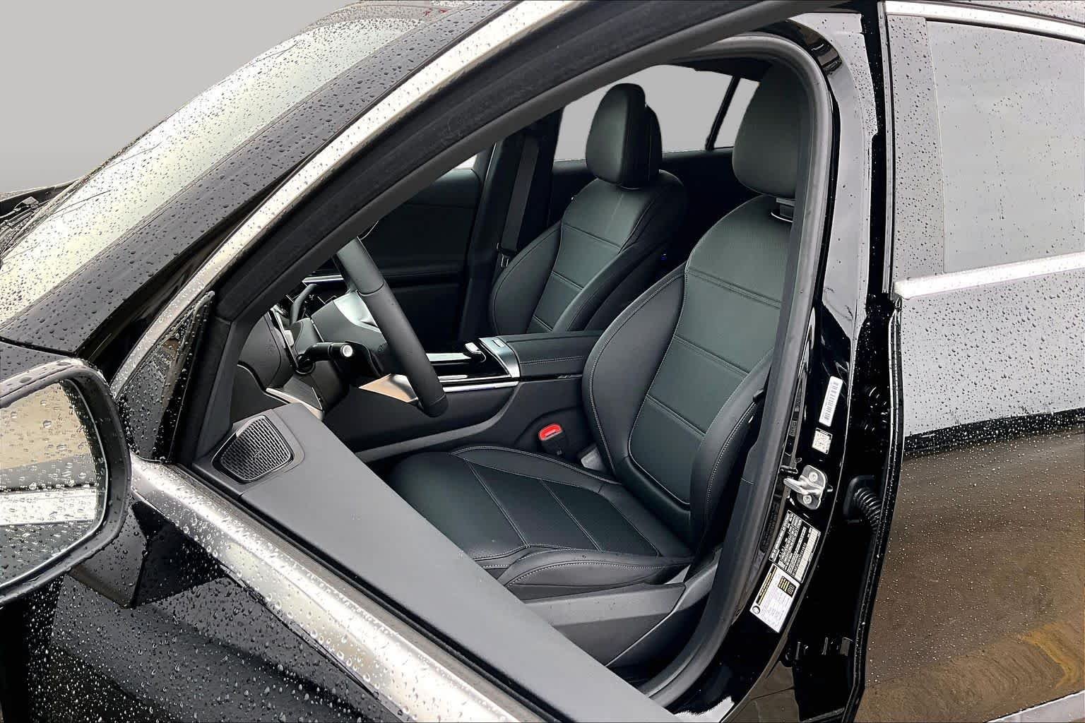 Used 2026 Black Mercedes-Benz GLC 300 image 8