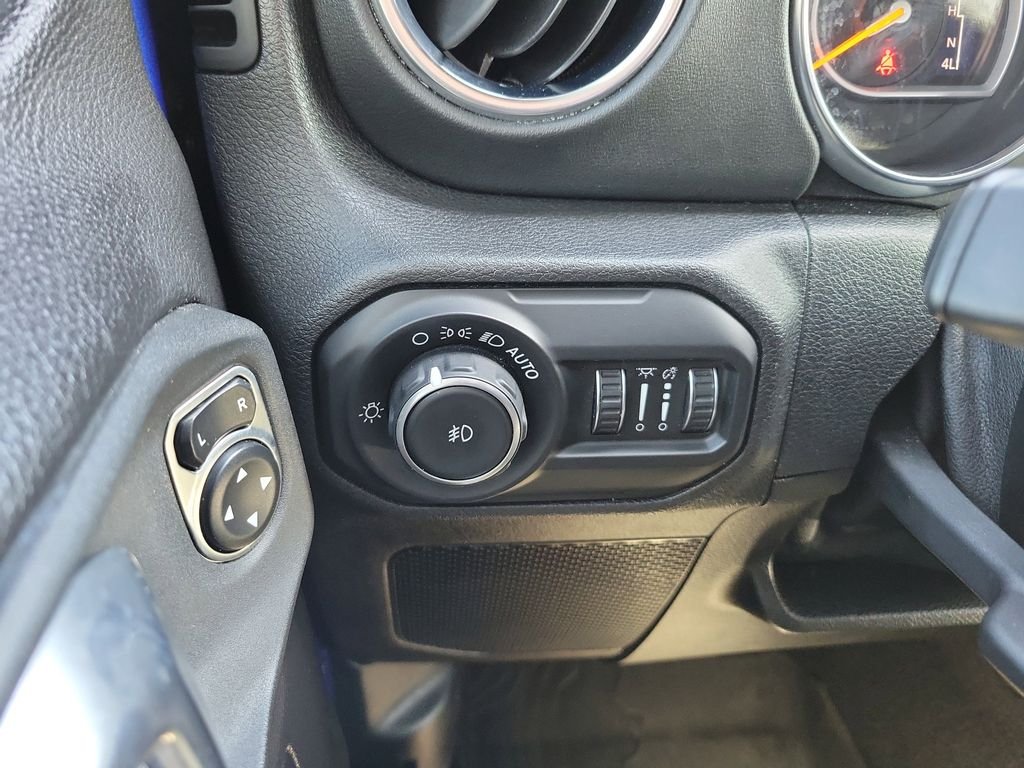 Used 2020 Blue Jeep Unlimited Sahara image 24