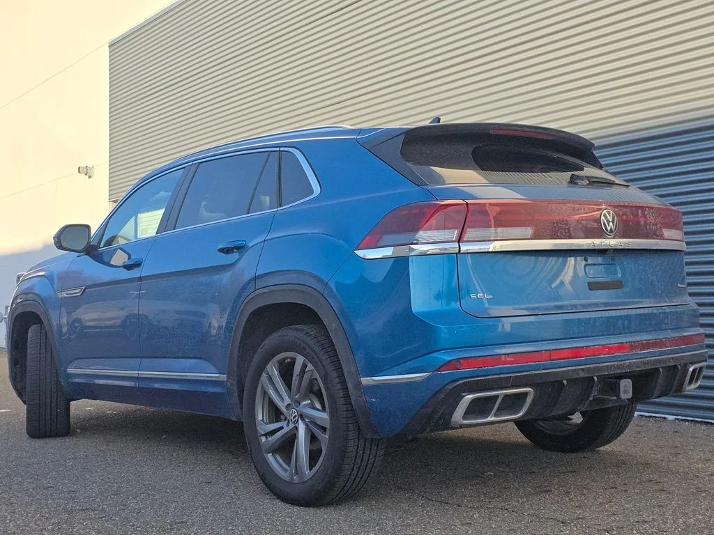 New 2024 Kingfisher Blue Metallic Volkswagen 2.0T SEL R-Line image 11