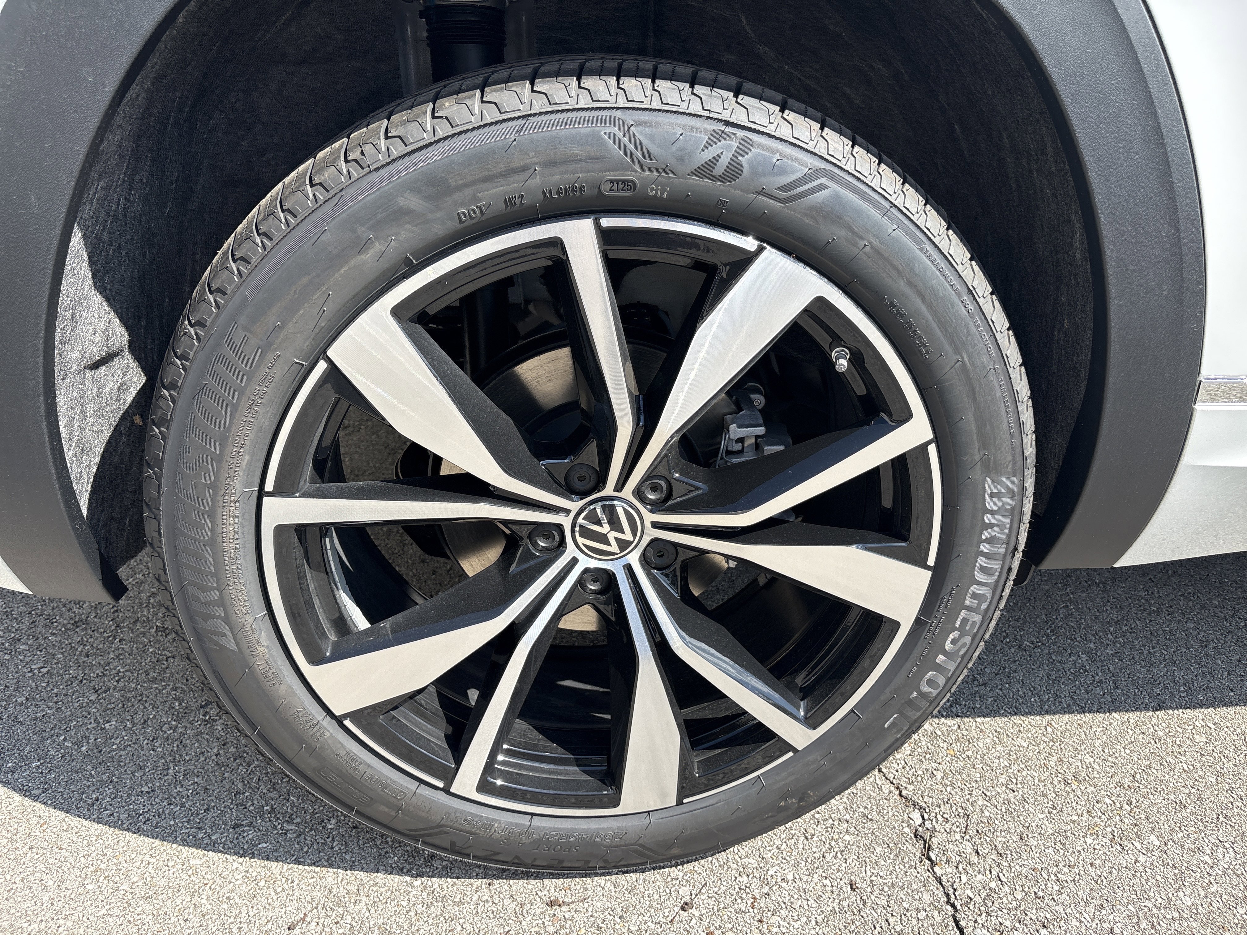 2026 Volkswagen Atlas Cross Sport SEL Premium R-LINE - Photo 8