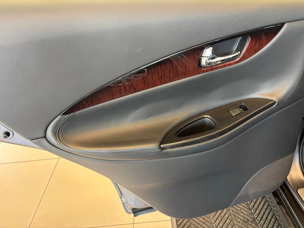 Used 2016 Graphite Shadow INFINITI Base image 26
