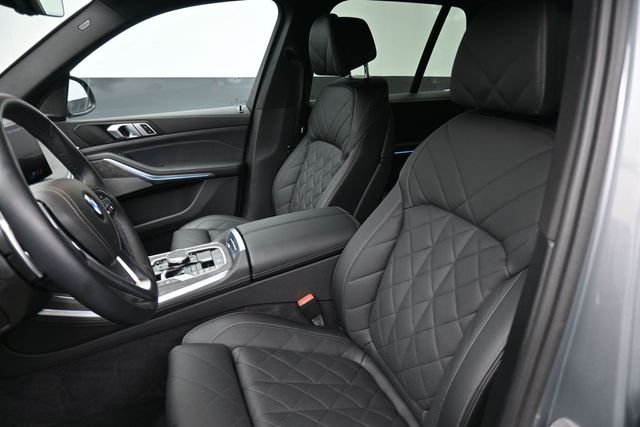 Used 2025 Gray BMW sDrive40i image 33