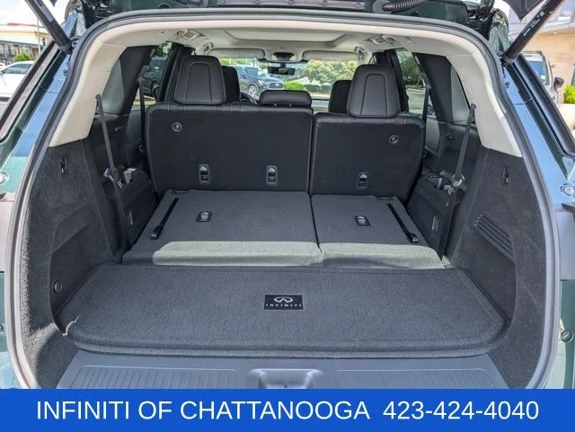 Certified Used 2026 Green INFINITI LUXE image 25