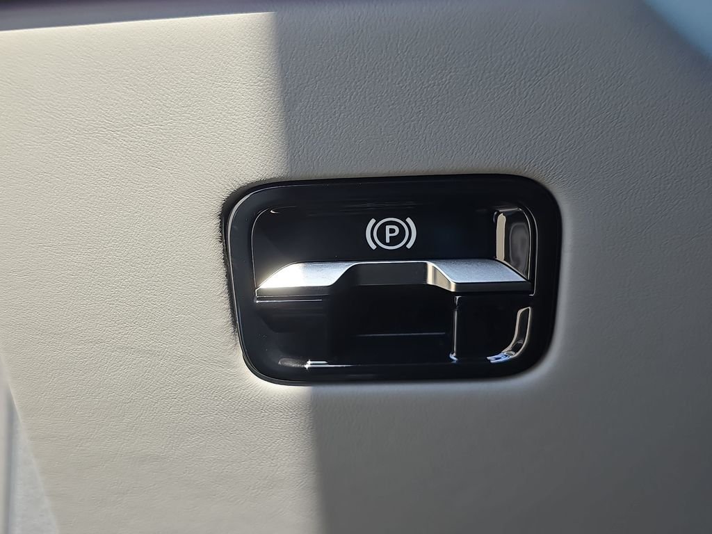 Used 2026  Mercedes-Benz S 63 E AMG® image 30