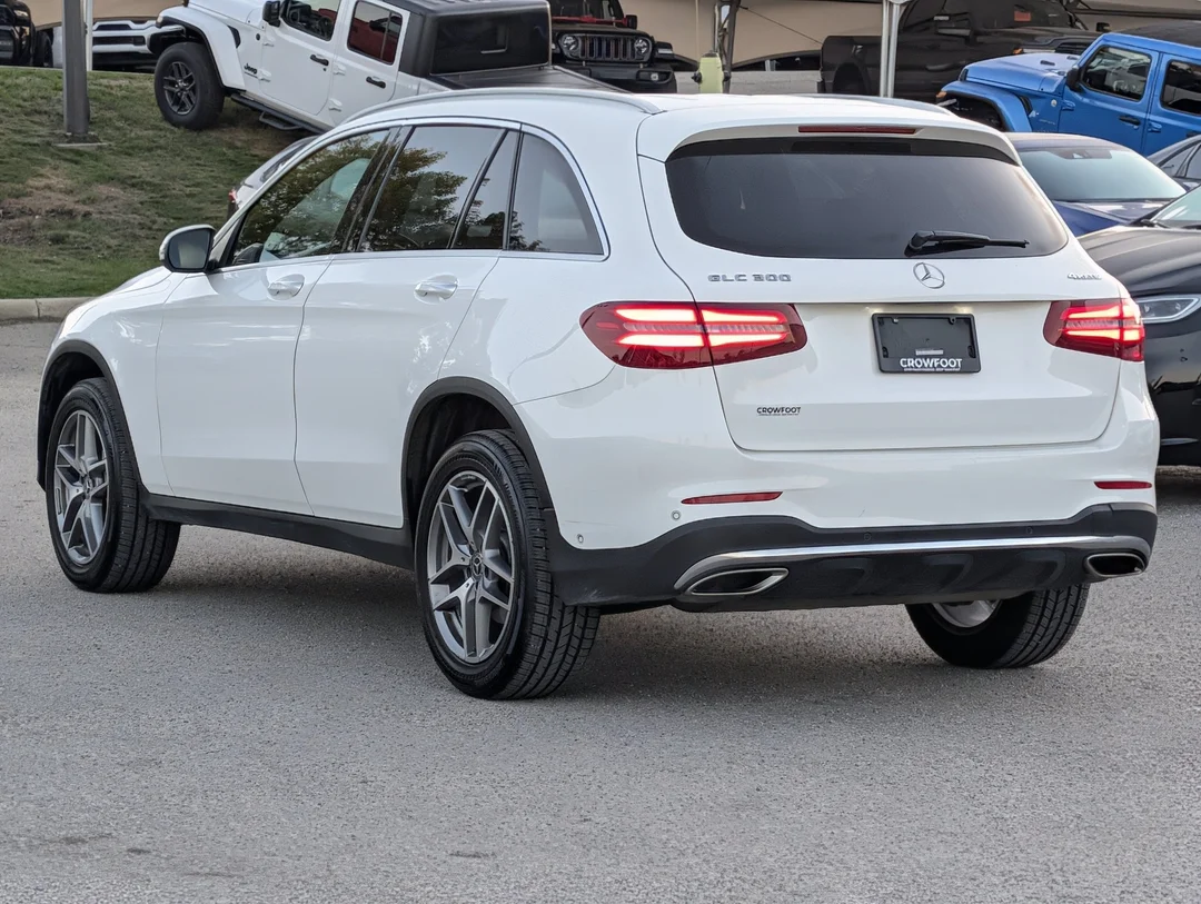 Used 2018 White Mercedes-Benz 300 - - 4MATIC AWD - Power Liftgate - Power Seats - LED Headlights & More! image 6