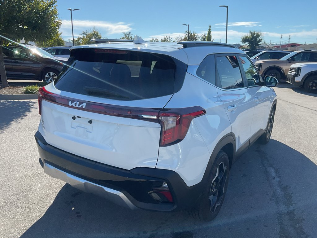 Used 2026 Snow White Pearl Kia EX image 9